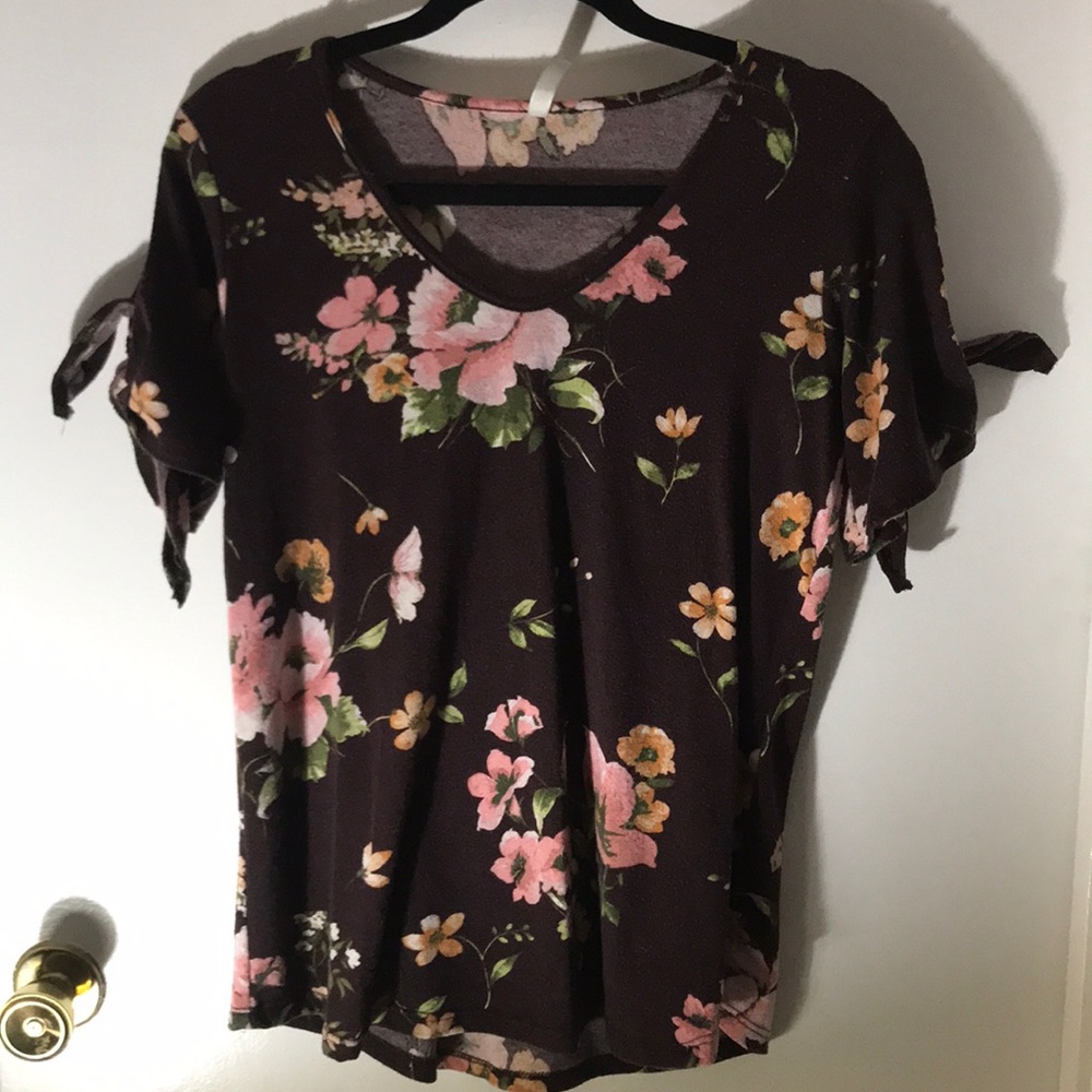 Floral short sleeve tie top